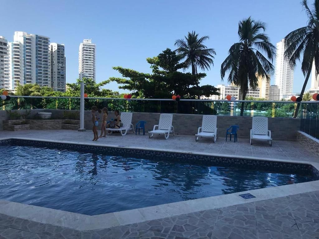Linda * Cartagena